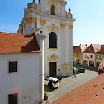 U Borovicku Konukevi 3*